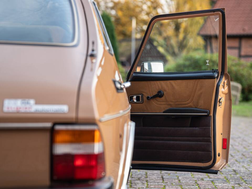 Image 39/84 de Saab 99 Combi Coupe (1976)