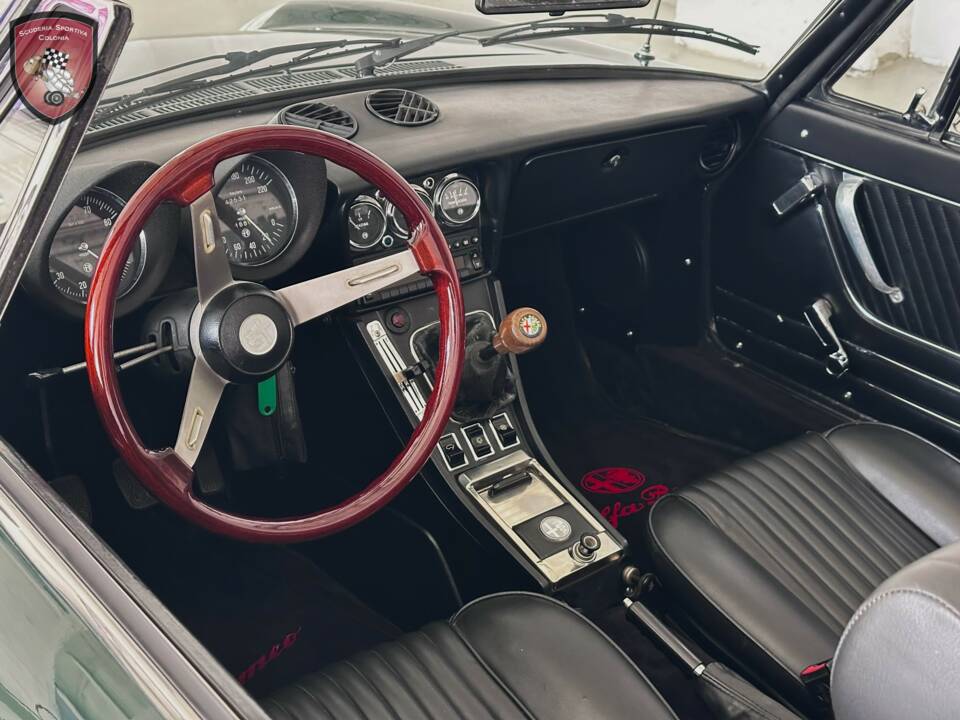 Immagine 37/68 di Alfa Romeo Spider Veloce 2000 (1977)