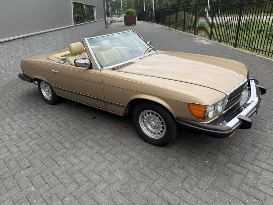 Obraz 8/50 pojazdu Mercedes-Benz 380 SL (1983)