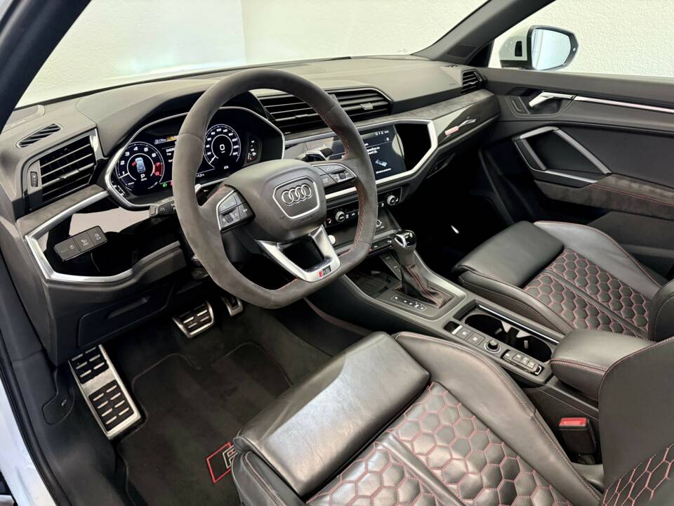 Image 14/28 of Audi RS Q3 (2019)