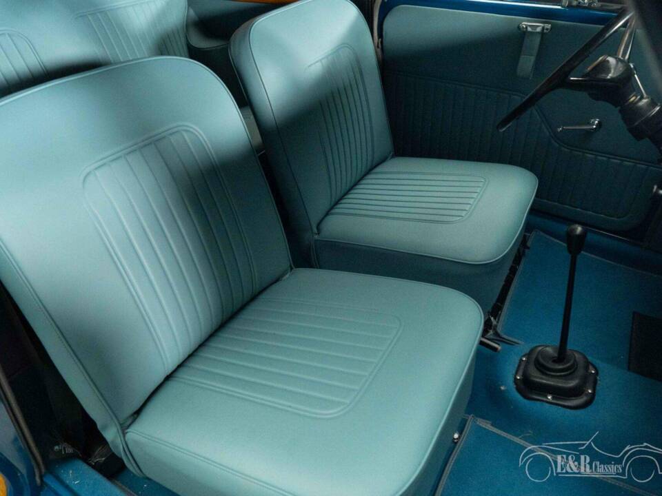 Image 8/19 of Morris Minor 1000 Traveller (1971)