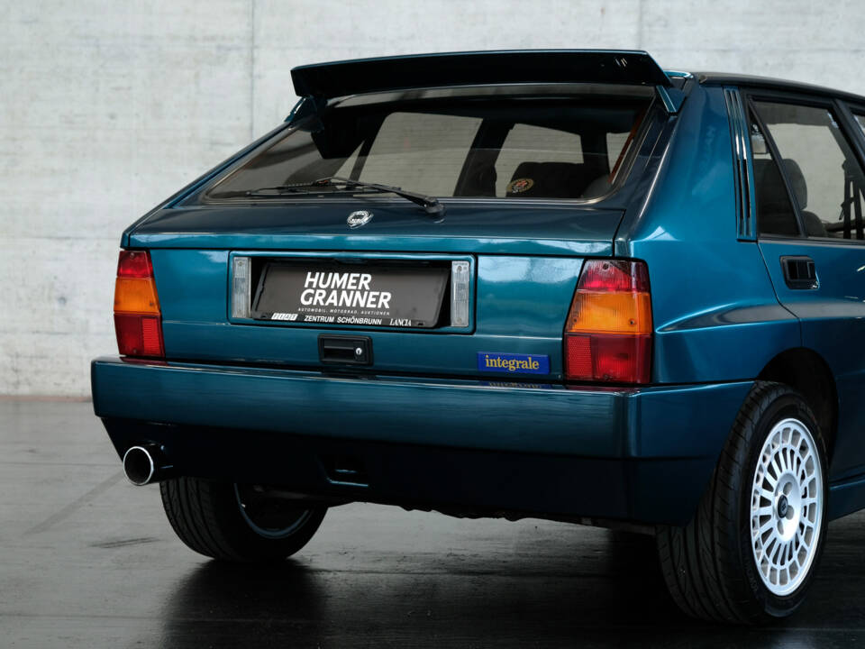 Image 10/24 of Lancia Delta HF Integrale Evoluzione I (1992)