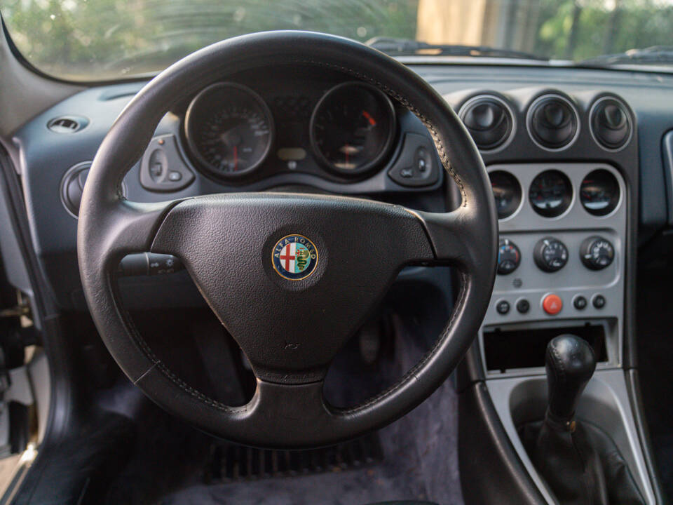 Immagine 31/46 di Alfa Romeo GTV 2.0 JTS (2003)