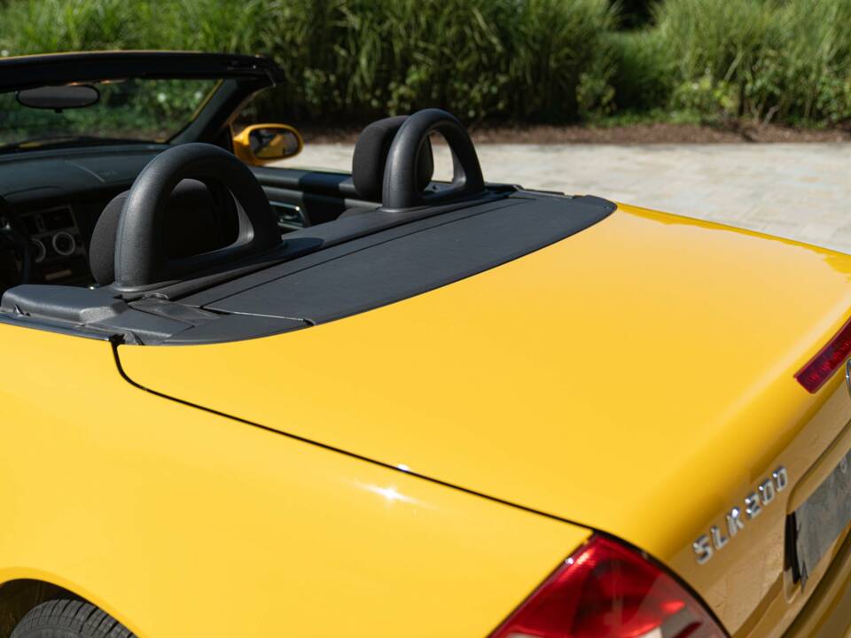 Immagine 17/50 di Mercedes-Benz SLK 200 (1997)