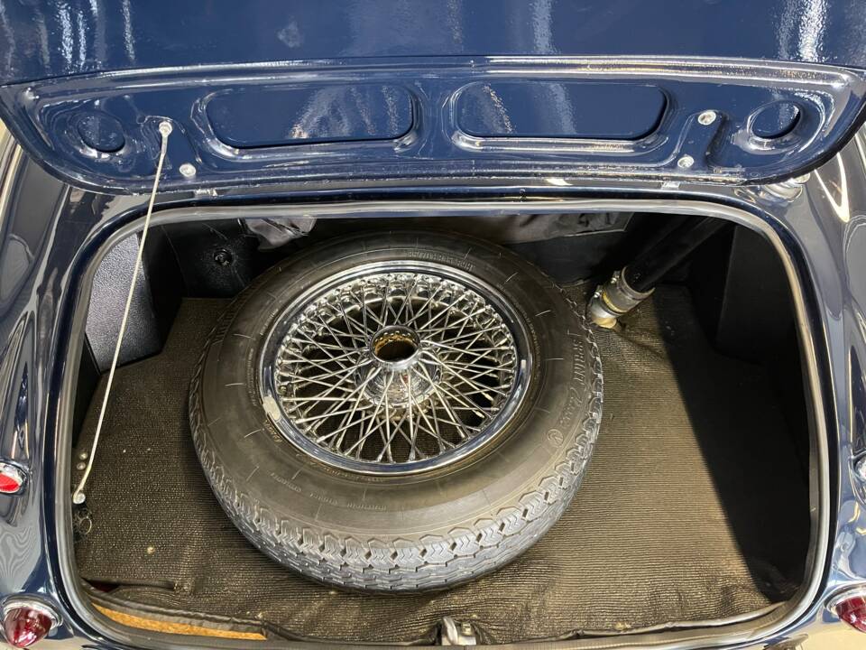 Immagine 13/16 di Austin-Healey 3000 Mk II (BN7) (1962)