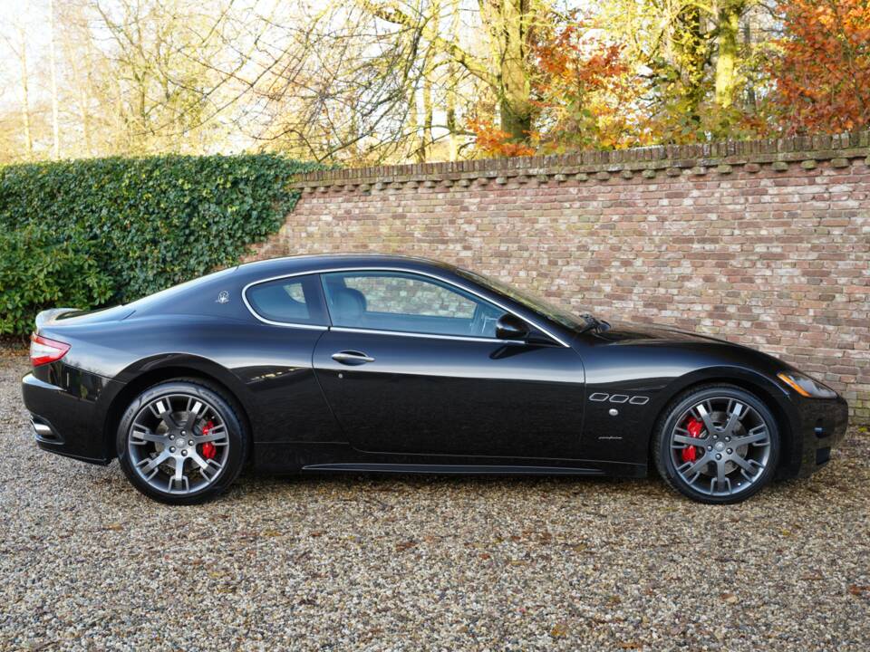Imagen 20/50 de Maserati GranTurismo S (2010)