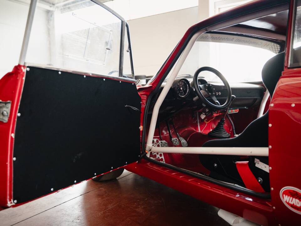 Imagen 18/81 de Alfa Romeo 1750 GT Veloce (1968)