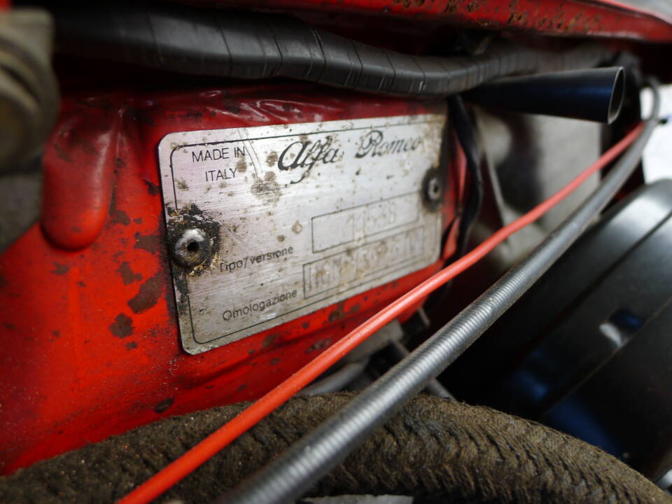Image 14/36 of Alfa Romeo 2000 Spider Veloce (1982)