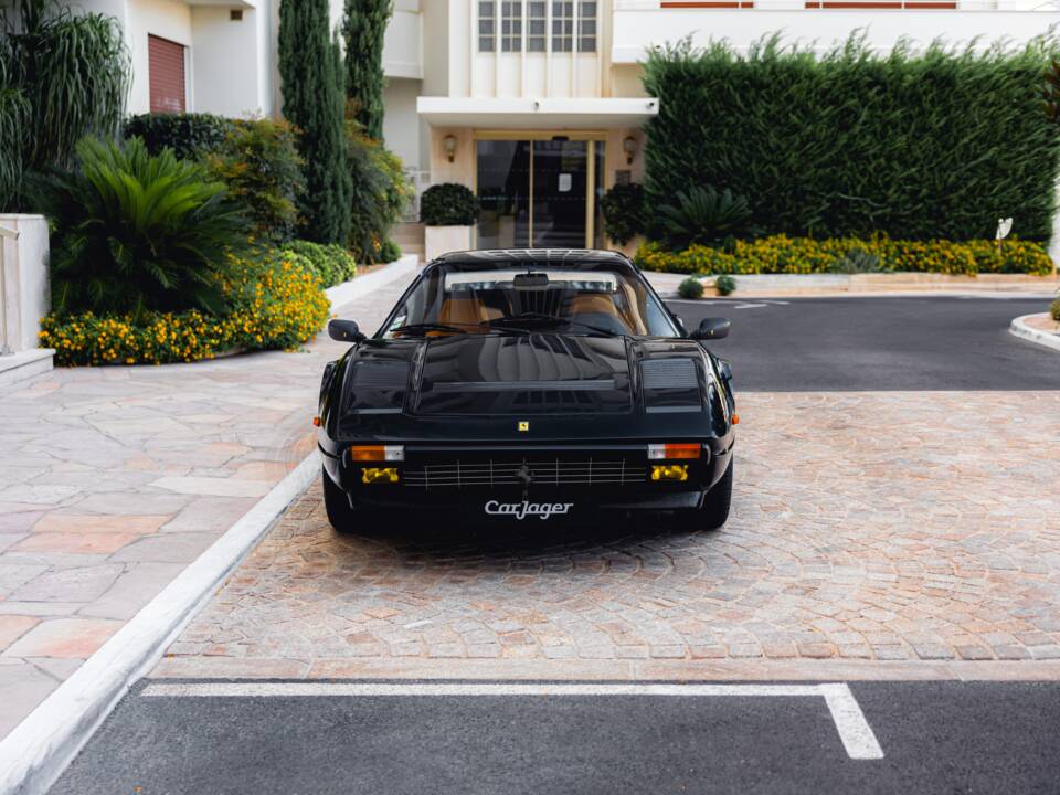 Image 3/13 of Ferrari 308 GTB Quattrovalvole (1984)