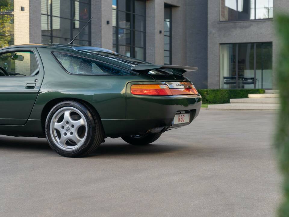 Afbeelding 14/46 van Porsche 928 GTS (1993)