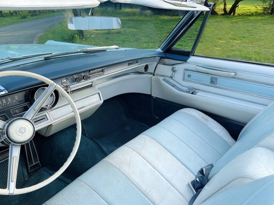 Bild 8/16 von Cadillac DeVille Convertible (1966)