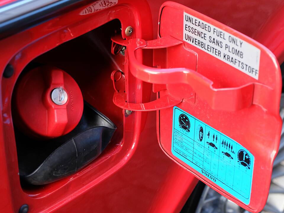 Image 60/75 de Volvo 240 (1986)