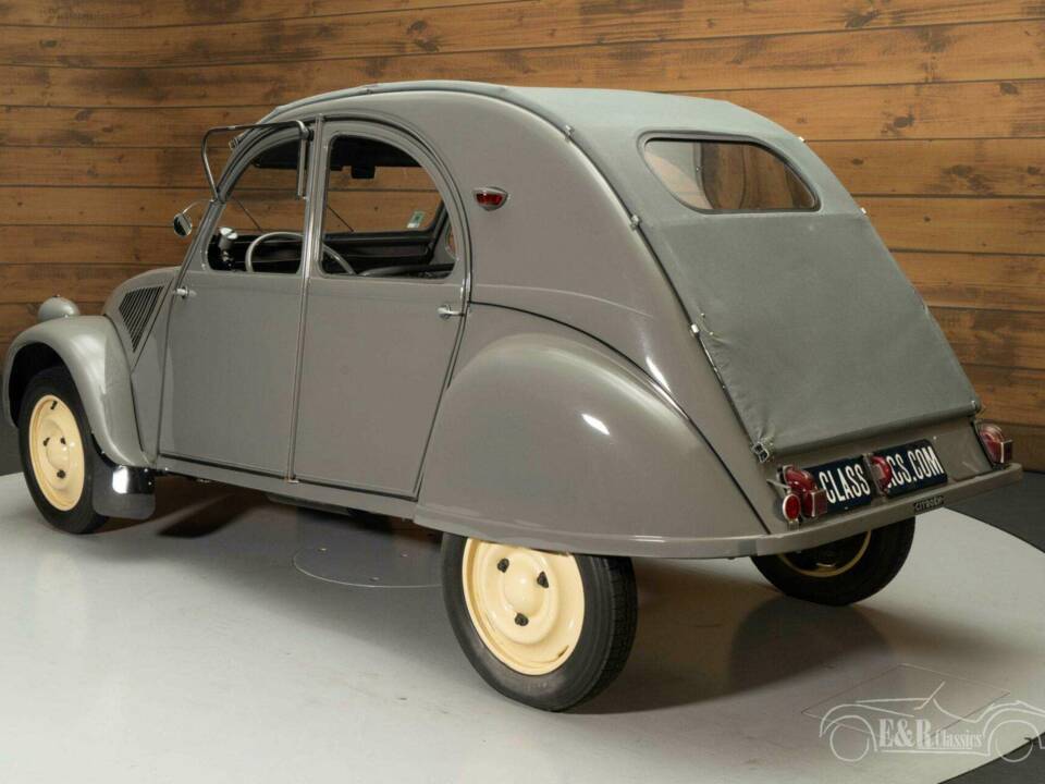 Image 11/19 of Citroën 2 CV France 3 (1953)