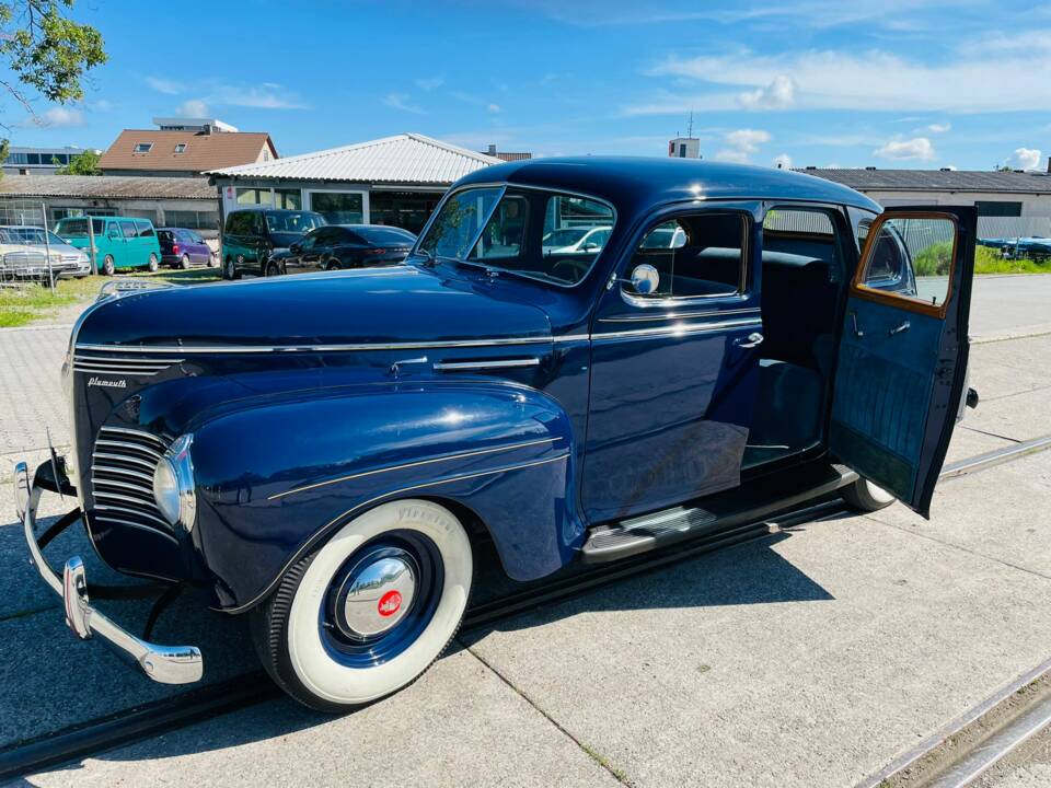 Afbeelding 3/5 van Plymouth Deluxe (1940)