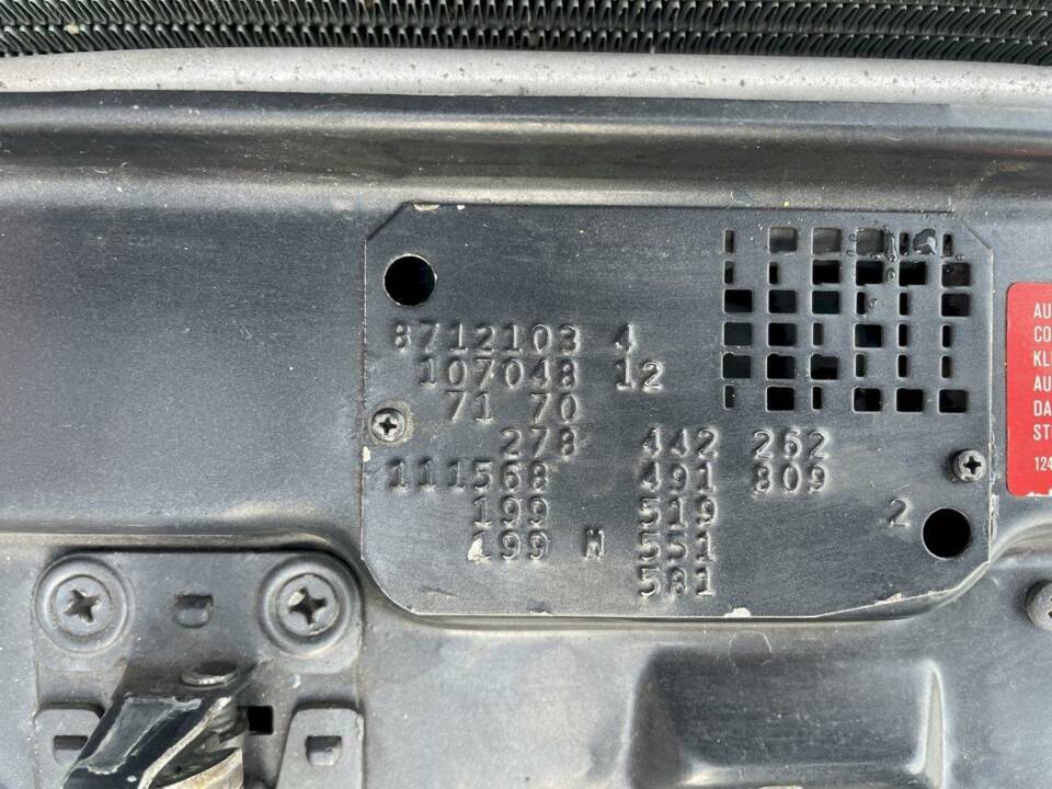 Image 34/36 of Mercedes-Benz 560 SL (1989)