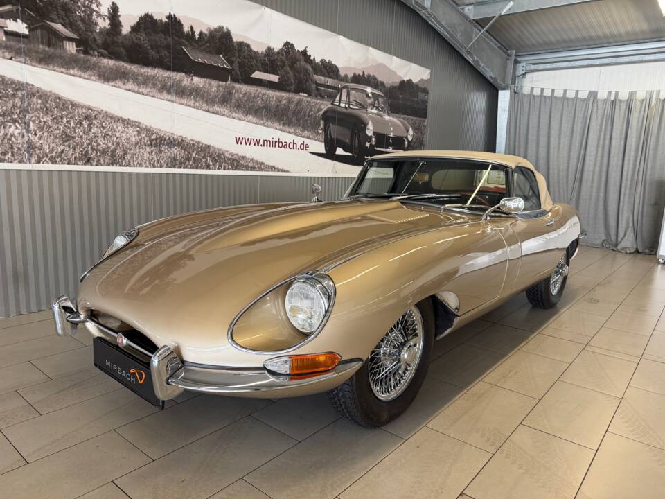 Image 4/18 de Jaguar Type E 4.2 (1967)