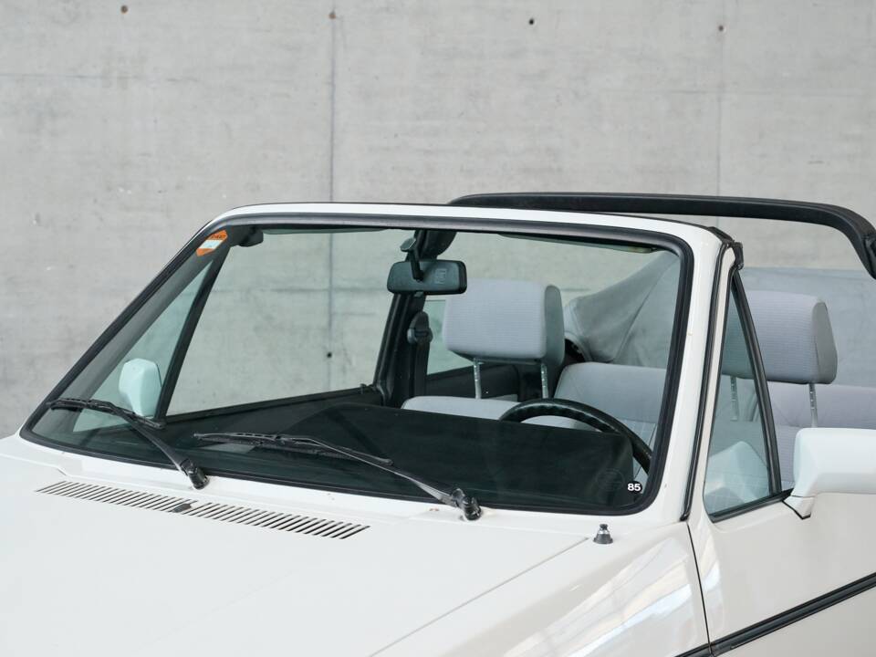 Image 4/50 of Volkswagen Golf Mk I Convertible 1.8 (1989)