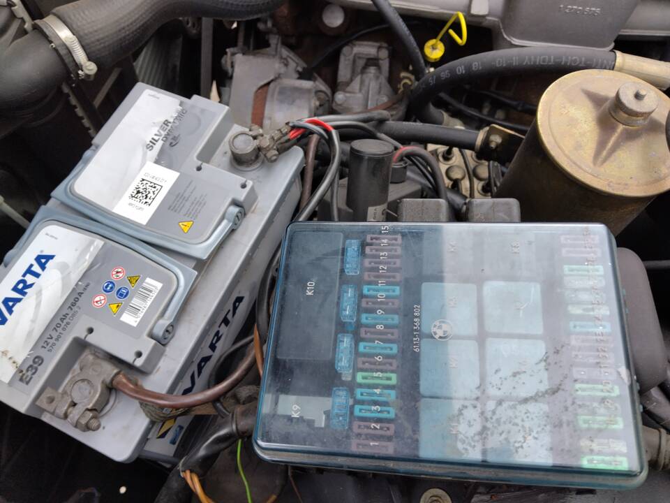 Bild 56/113 von BMW 735i (1986)