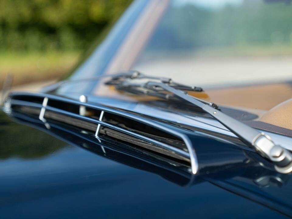 Image 23/50 de Mercedes-Benz 280 SL (1969)