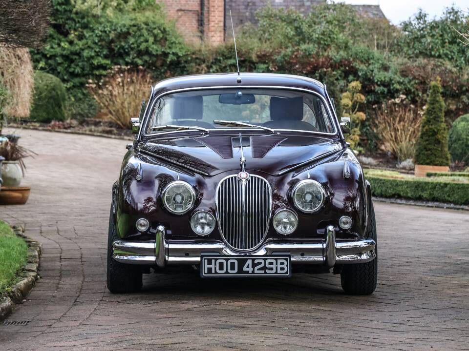 Image 8/50 of Jaguar Mk II 3.8 (2004)