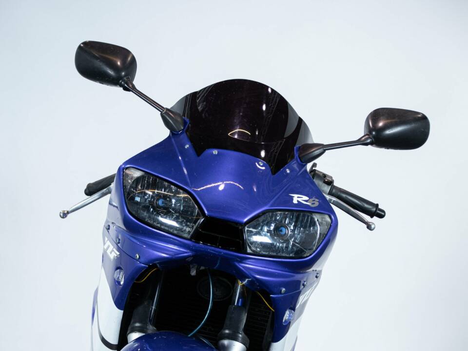 Image 33/50 of Yamaha DUMMY (2002)