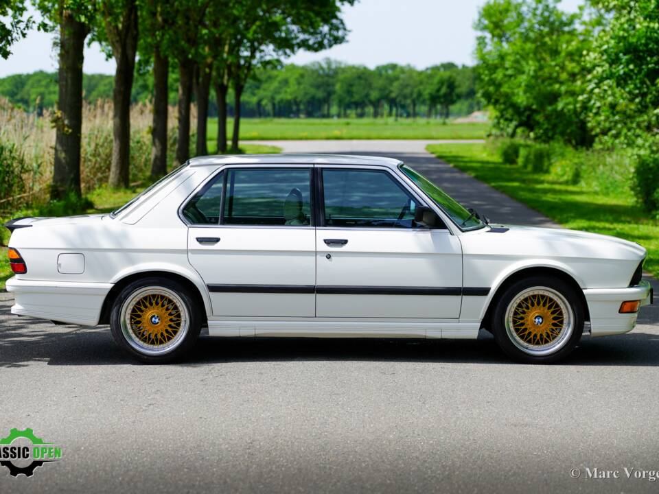 Image 31/51 of BMW M 535i (1985)