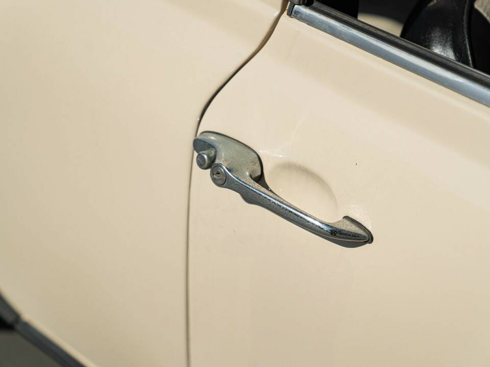 Image 18/47 of Innocenti Mini Cooper 1300 (1974)