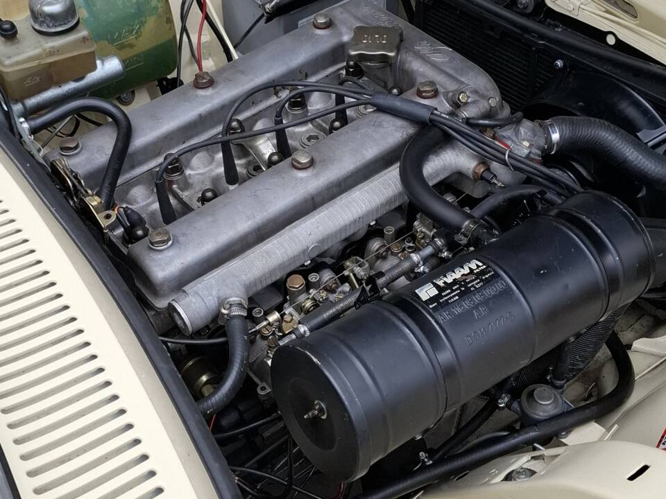 Image 12/13 of Alfa Romeo GTV 2.0 (1981)