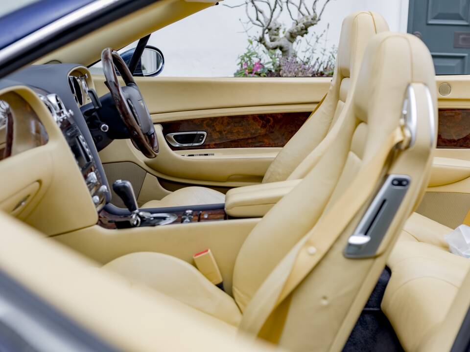 Imagen 31/33 de Bentley Continental GTC (2007)