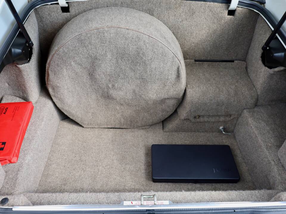 Image 16/29 of Jaguar XJS 4.0 (1991)