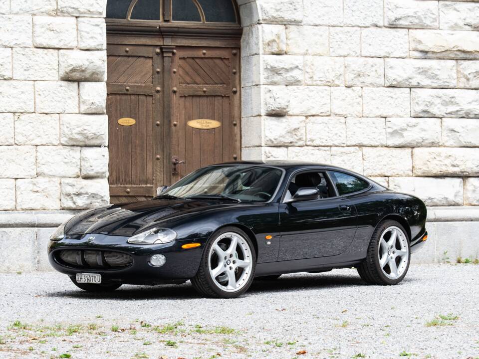 Afbeelding 2/43 van Jaguar XKR (2003)