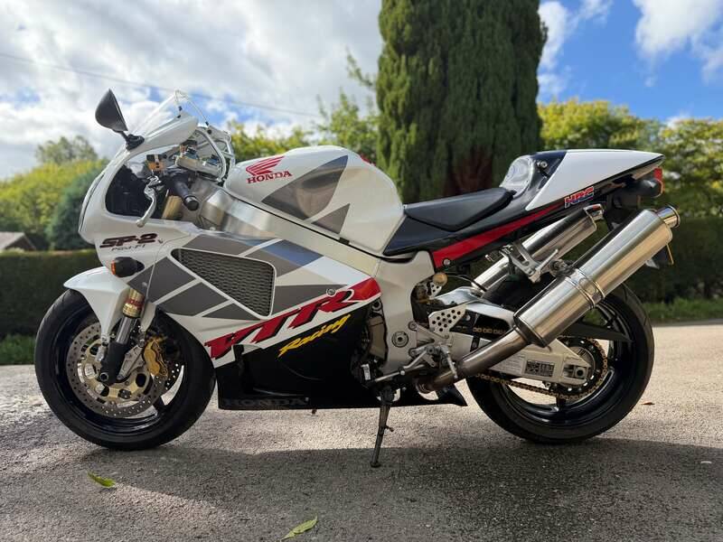 Bild 2/42 von Honda VTR 1000 SP2 (2002)