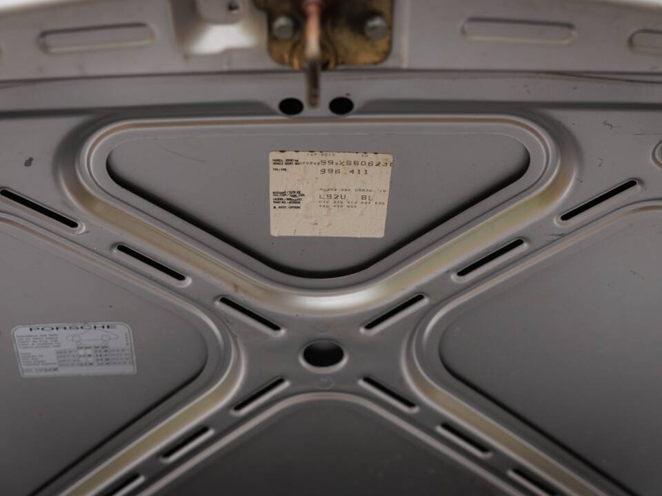 Bild 26/26 von Porsche 911 Carrera 4 (1999)