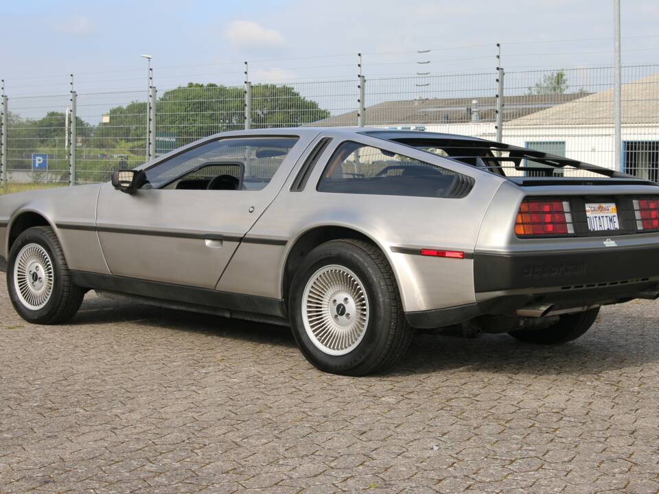 Image 3/92 of DeLorean DMC-12 (1982)