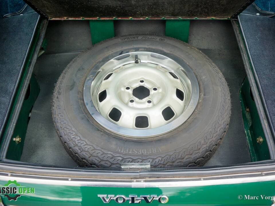 Image 33/34 of Volvo 1800 ES (1972)