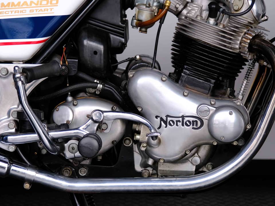 Image 9/83 of Norton 850 MKIII Roadster (1975)