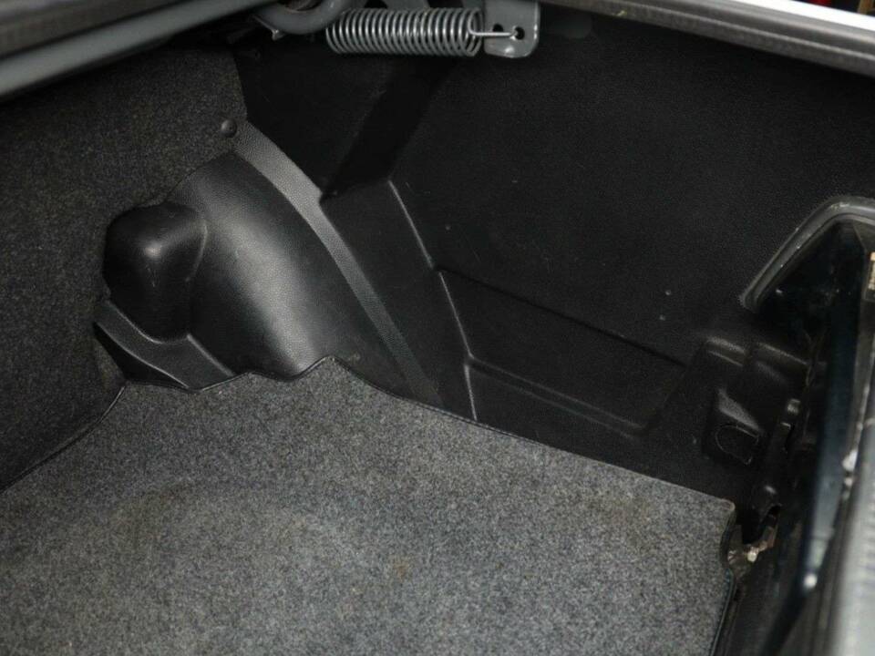 Image 23/30 of Mercedes-Benz 190 E 2.3-16 (1984)