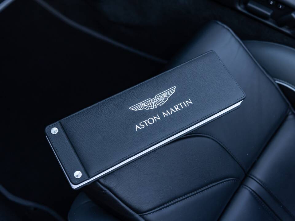Image 51/53 of Aston Martin V12 Vantage AMR Roadster (2018)
