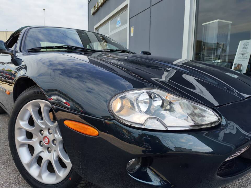 Imagen 9/21 de Jaguar XKR (2001)