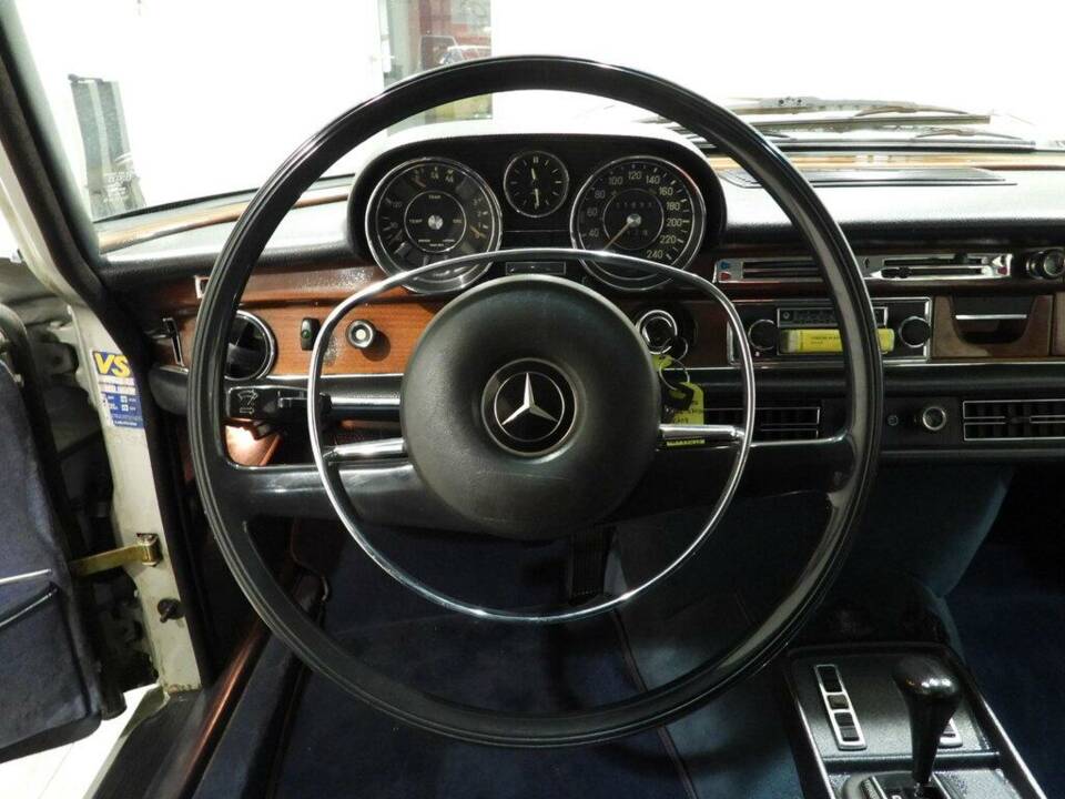 Bild 6/15 von Mercedes-Benz 280 SE 3,5 (1972)