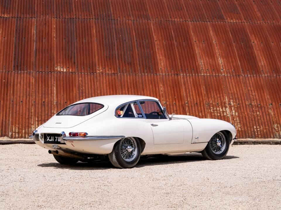 Afbeelding 2/46 van Jaguar E-Type 3.8 (1962)