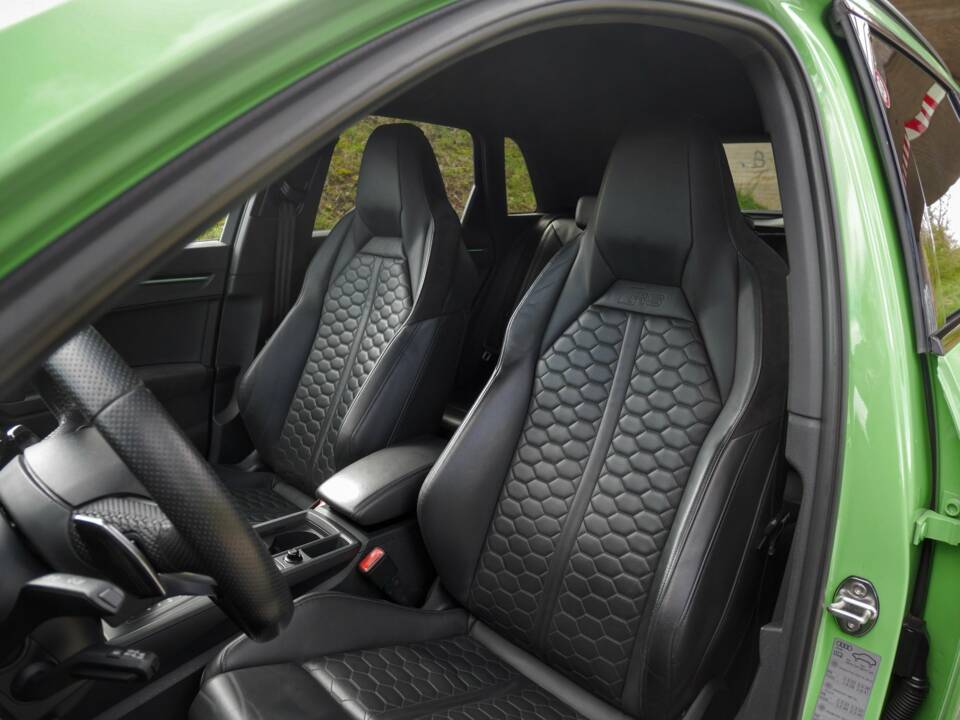 Bild 28/45 von Audi RS Q3 (1900)