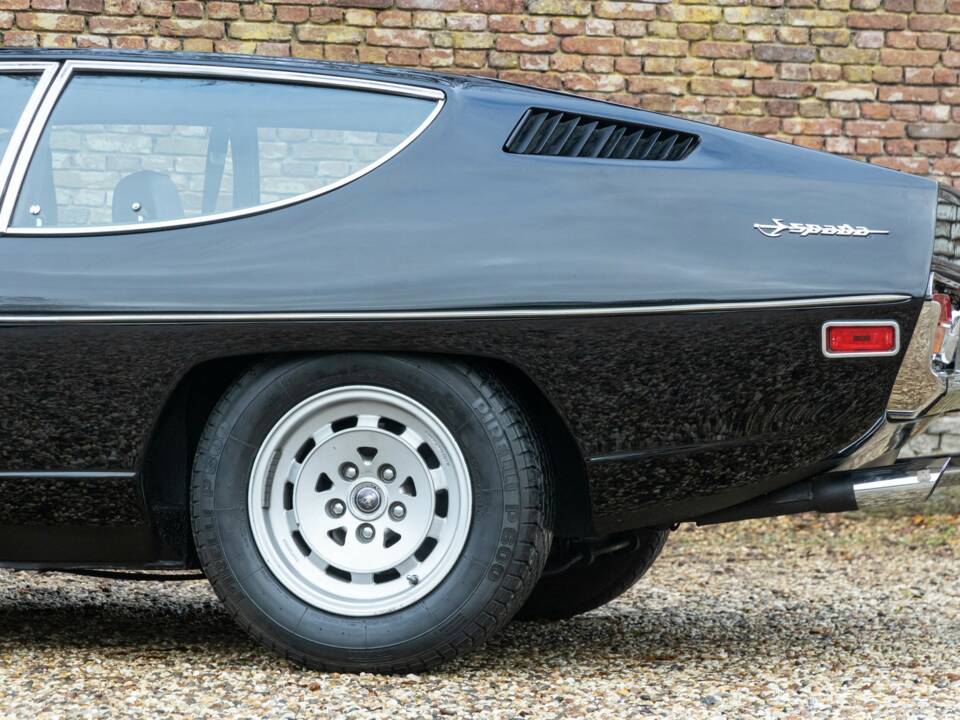 Bild 41/50 von Lamborghini Espada 400 GT (1973)