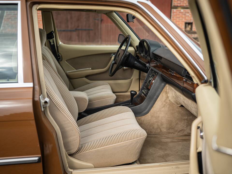 Image 35/81 of Mercedes-Benz 280 SE (1979)