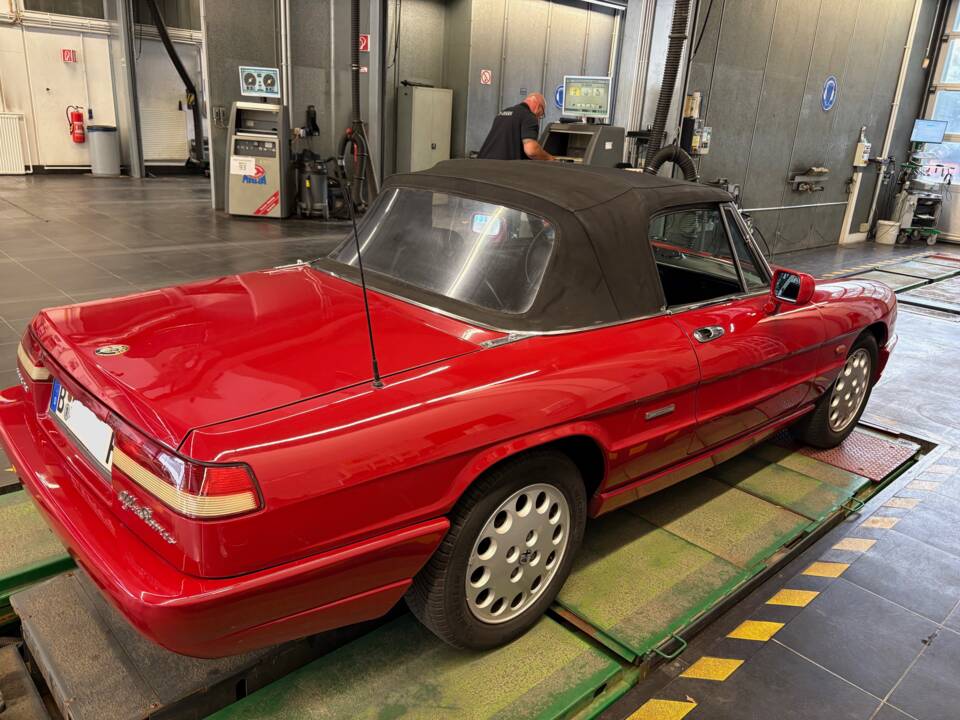 Image 18/25 of Alfa Romeo 2.0 Spider (1992)