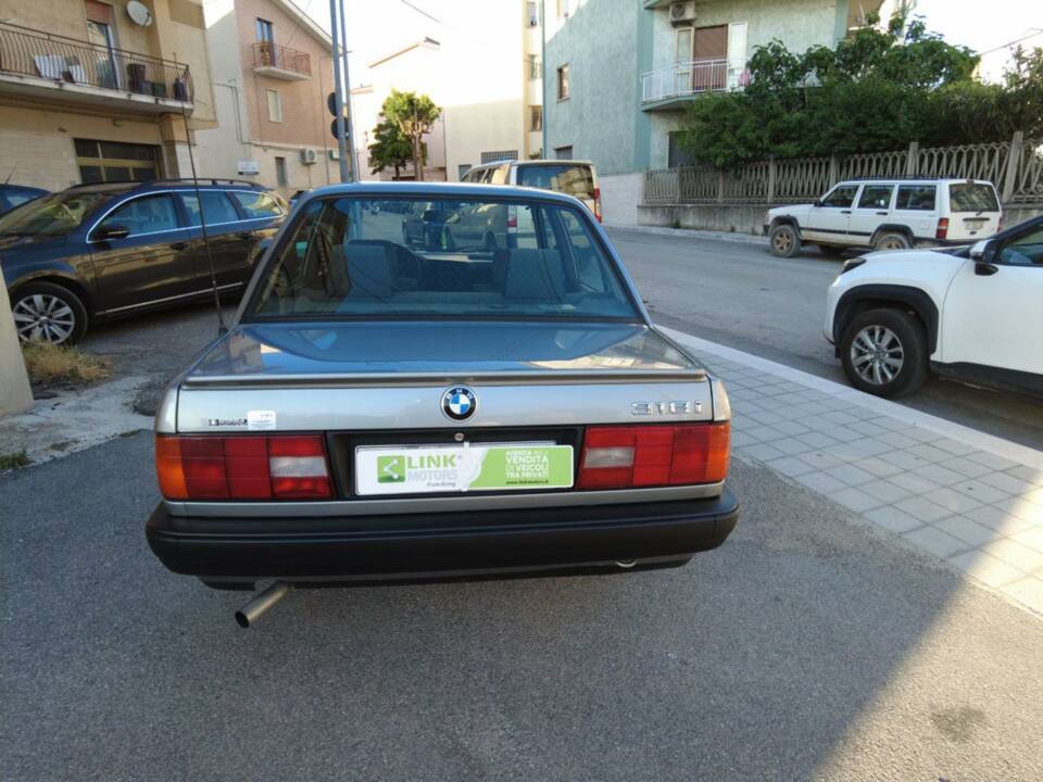 Image 8/19 of BMW 318i (1989)