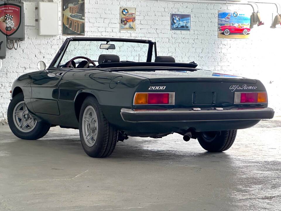 Immagine 7/68 di Alfa Romeo Spider Veloce 2000 (1977)