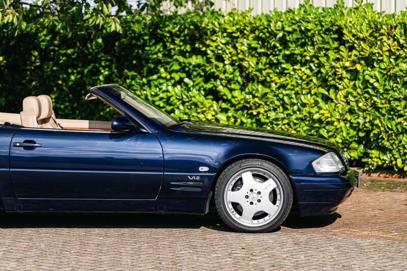 Image 35/50 of Mercedes-Benz SL 600 (2000)