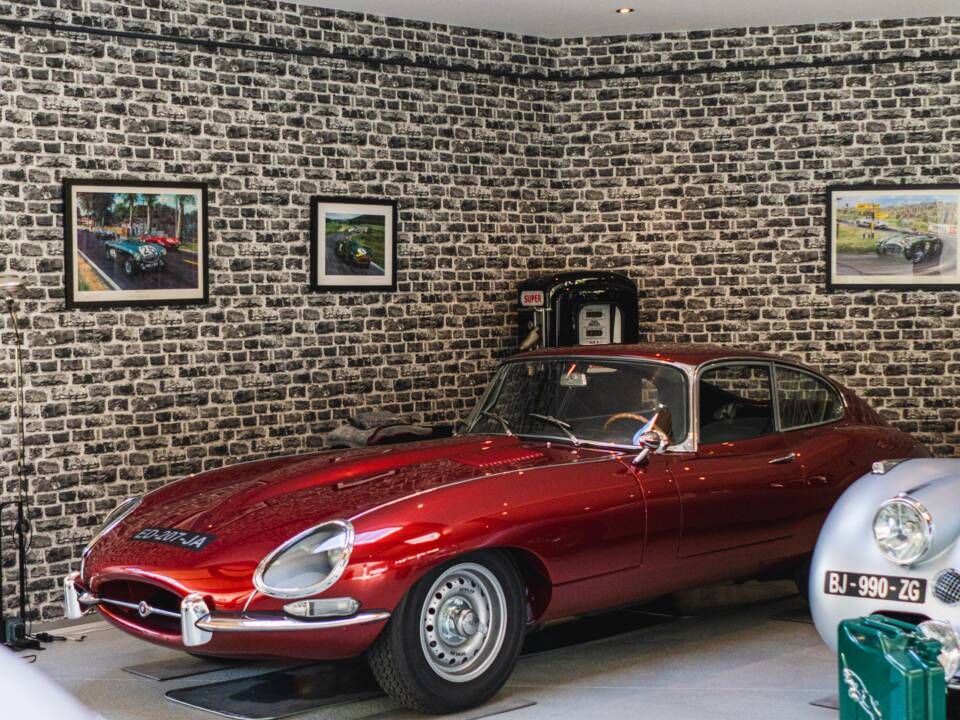 Image 2/30 de Jaguar Type E 3.8 (1962)