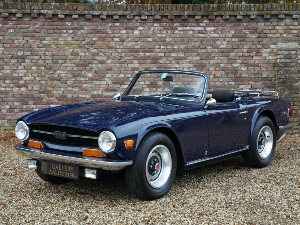 Image 7/50 of Triumph TR 6 PI (1972)